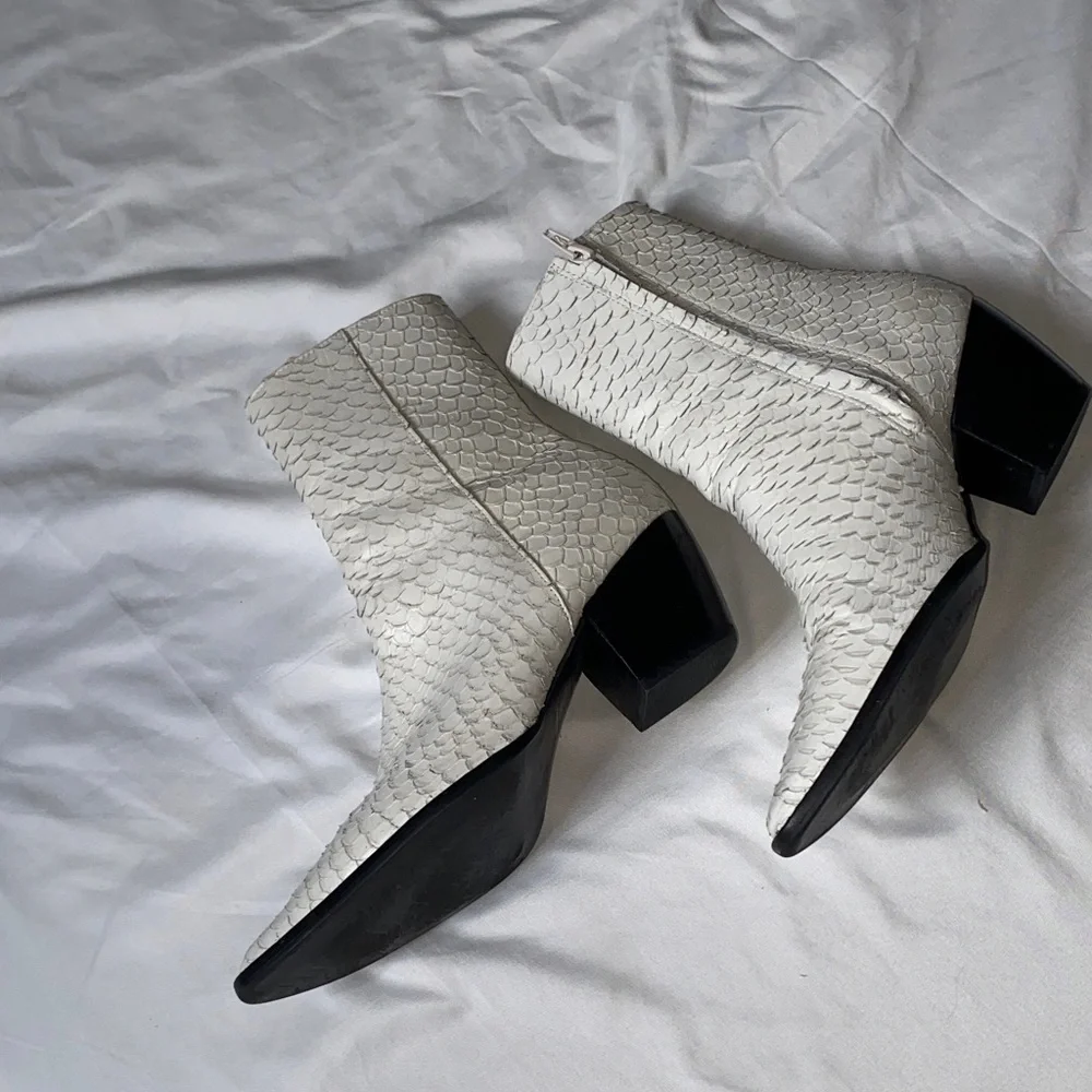 Elegant White Textured Ankle Boots